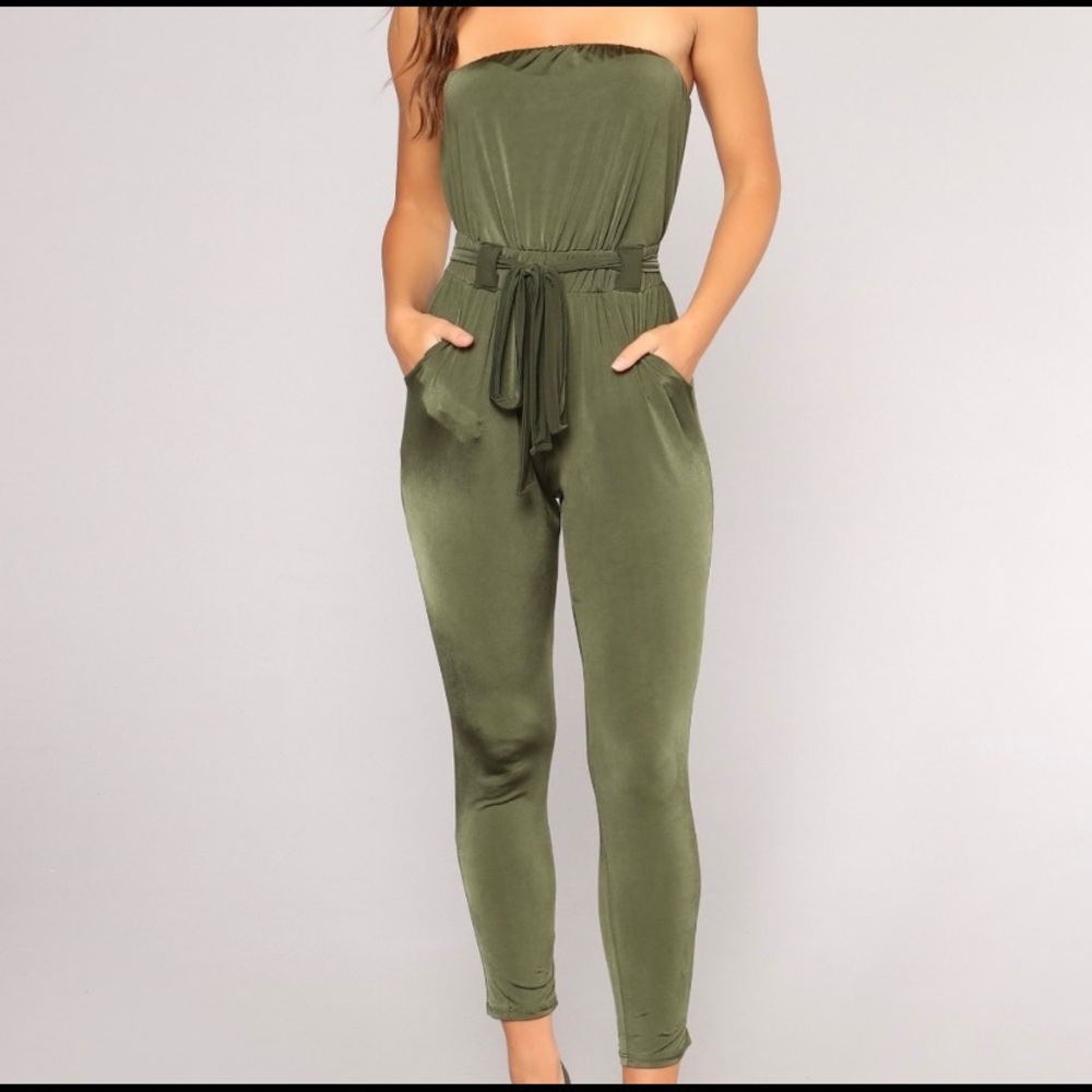 FASHION NOVA JUMPSUIT